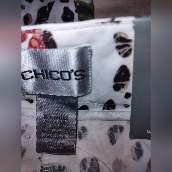 Chico's Relaxed Ladies Crop Capri pants, size 0, Spotted Floral print, NWT - Picture 12 of 15